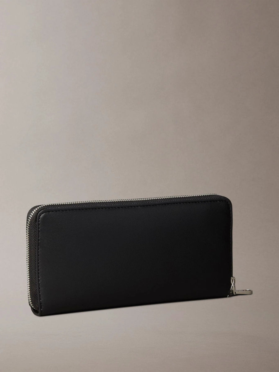 Monedero Calvin Klein Para Damas by Calvin Klein