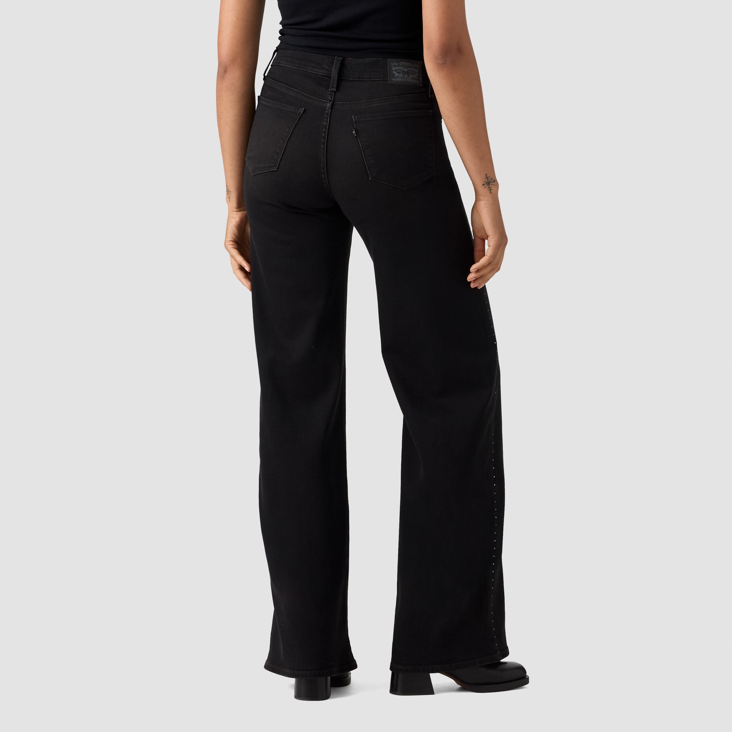 Pantalones Jeans Levis 318 Shaping Wide Leg para Damas – vista 3