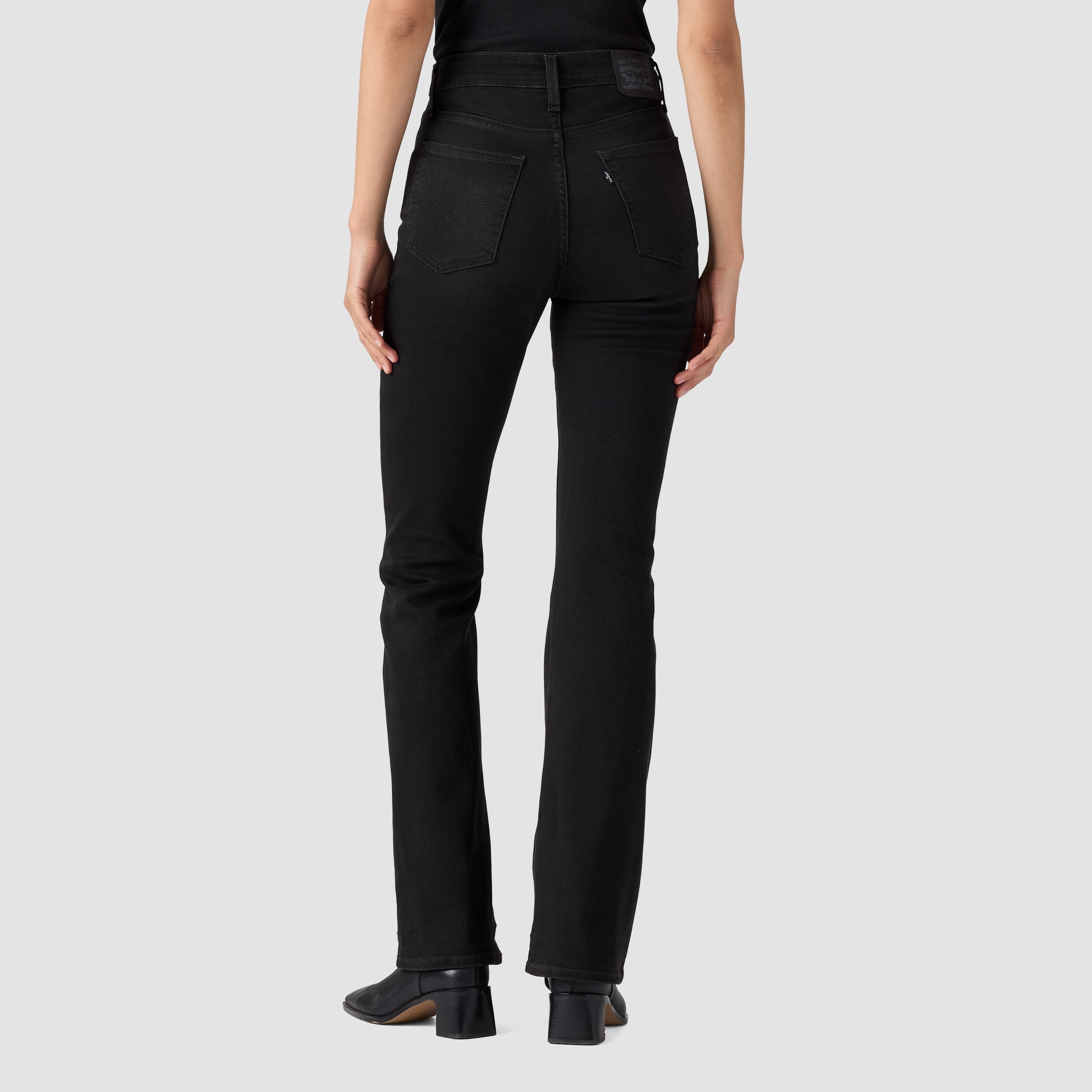 Pantalones Jeans Levis 725 High Rise Bootcut para Damas – vista 3