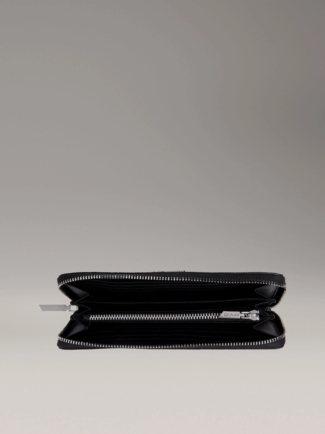 Monedero Calvin Klein Para Damas by Calvin Klein