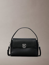 Bolsa Calvin Klein Emblem Pebble Shoulder Bag para Damas