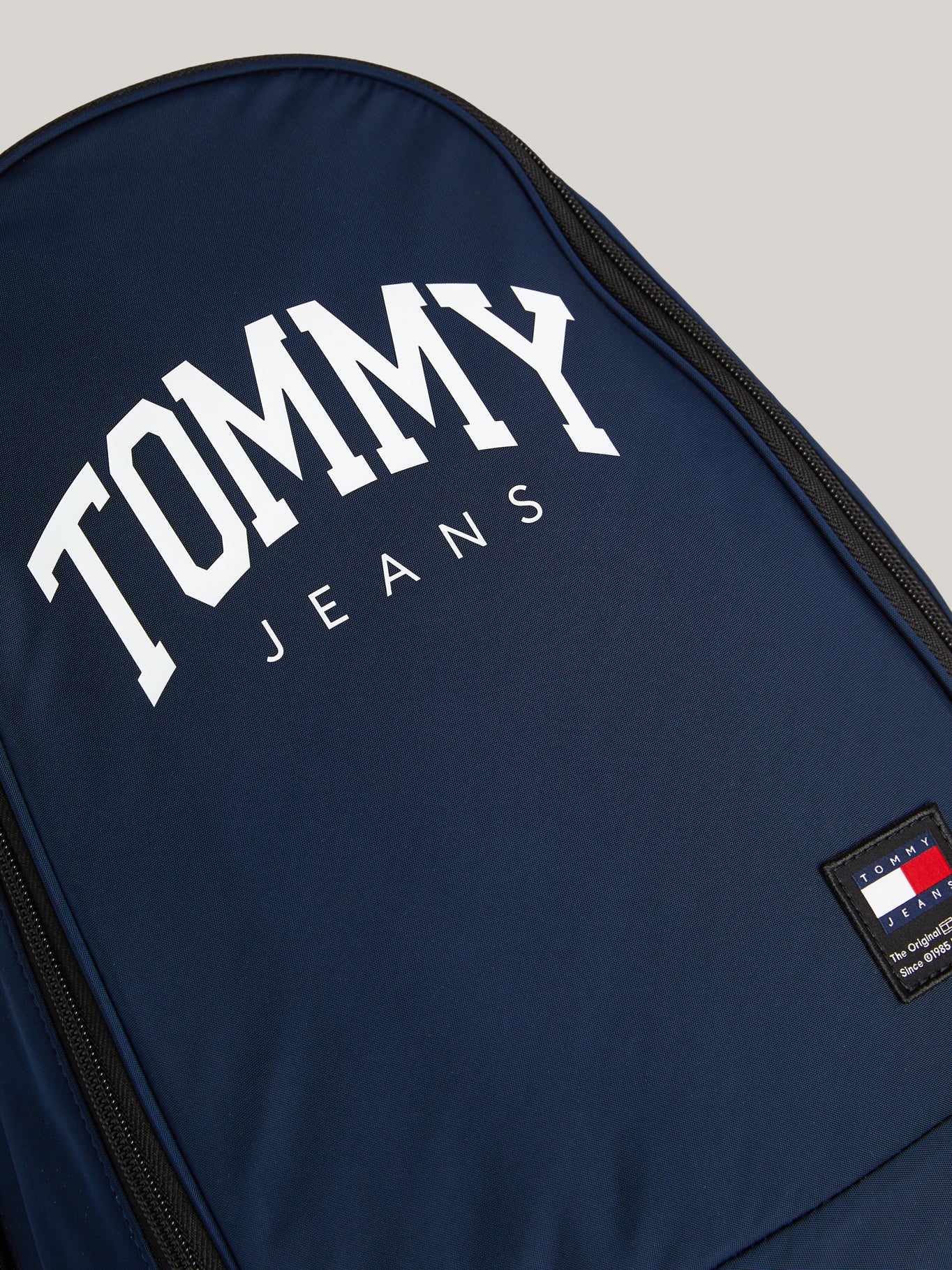 Mochila Tommy Jeans P/ Caballeros by Tommy Hilfiger