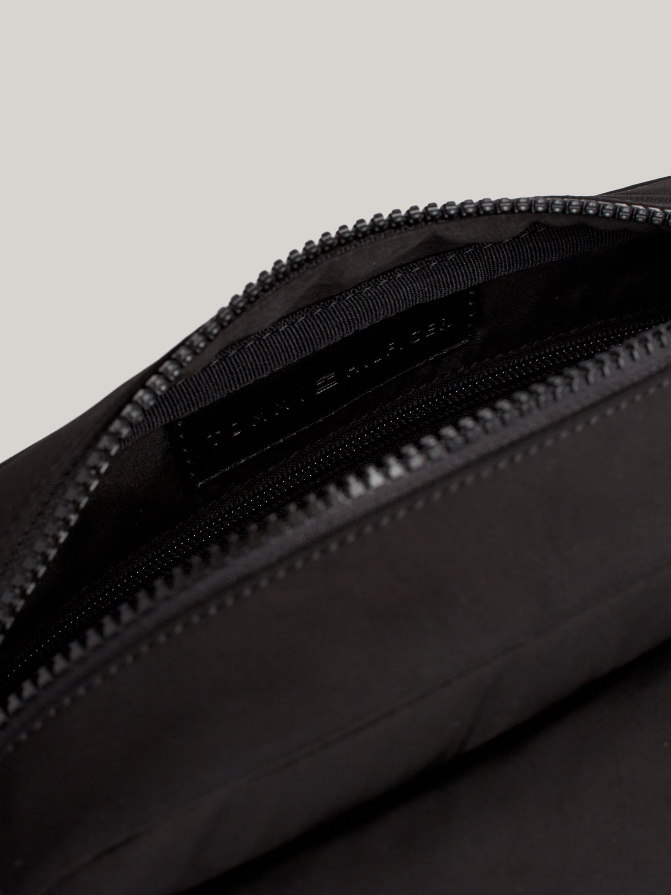 Bolso Tommy Hilfiger P/ Caballeros by Tommy Hilfiger