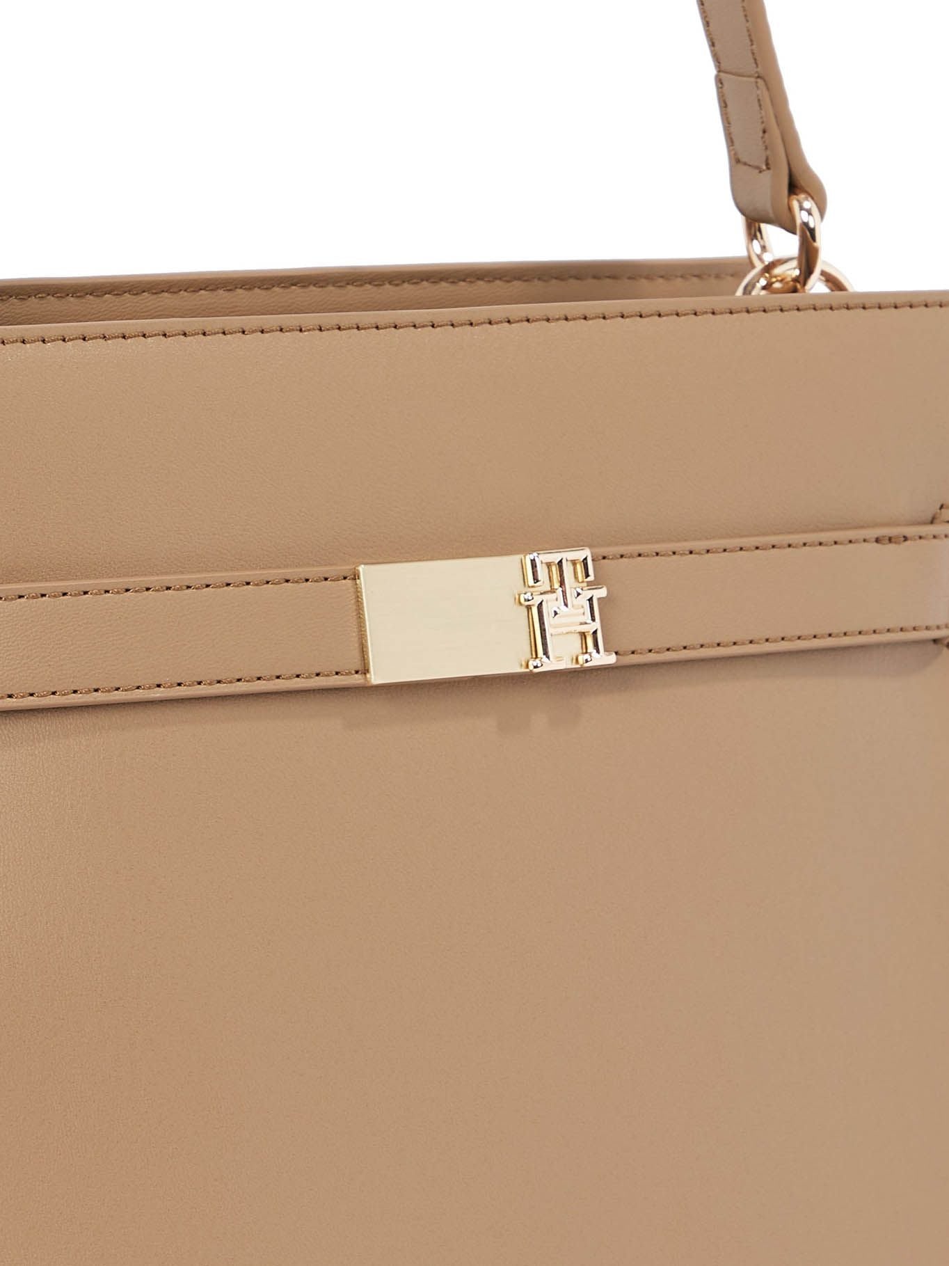 Cartera Tommy Hilfiger Para Damas by Tommy Hilfiger