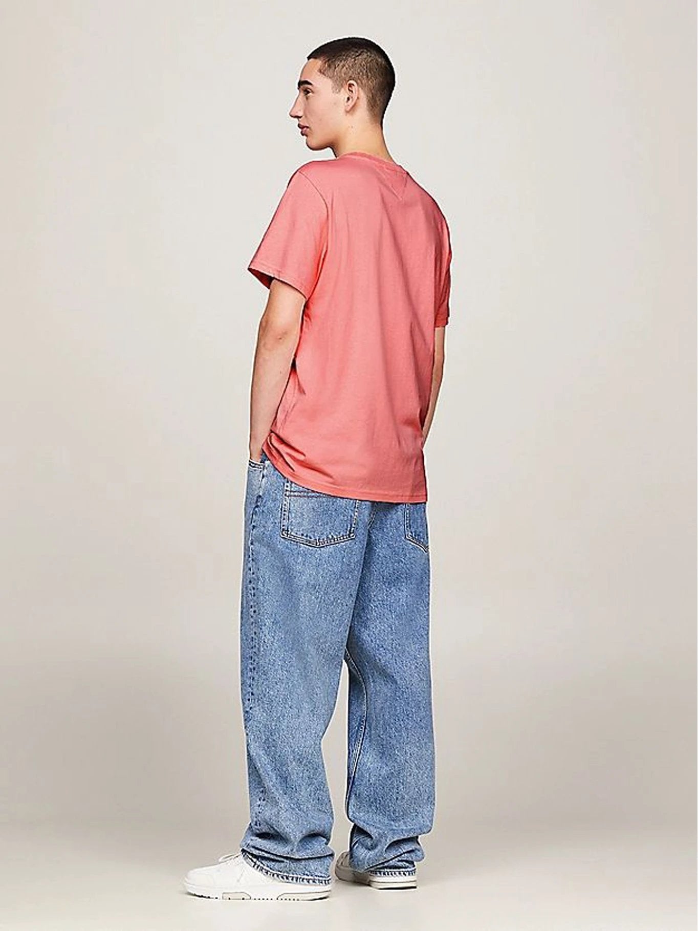 Camiseta Tommy Jeans Mangas Cortas Lisa P/ Caballeros by Tommy Jeans