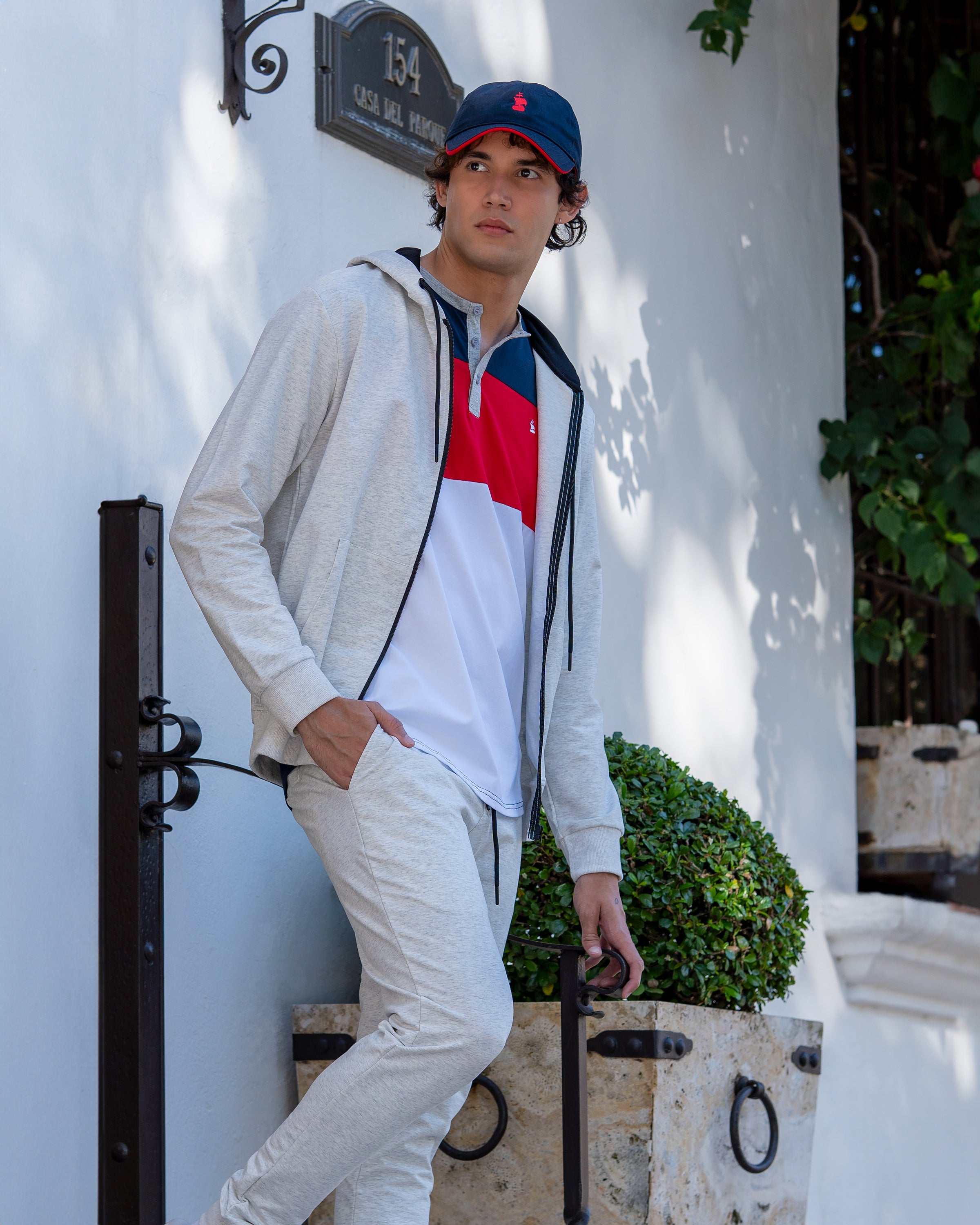 sweater-1492-manga-larga-liso-c-capucha-p-caballe