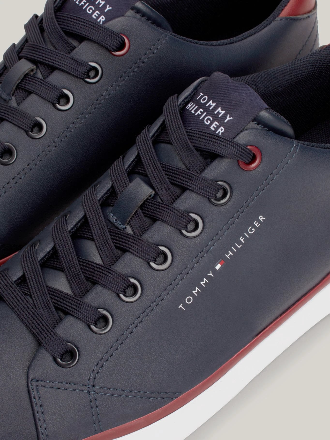 Tenis Tommy Hilfiger Para Caballeros by Tommy Hilfiger