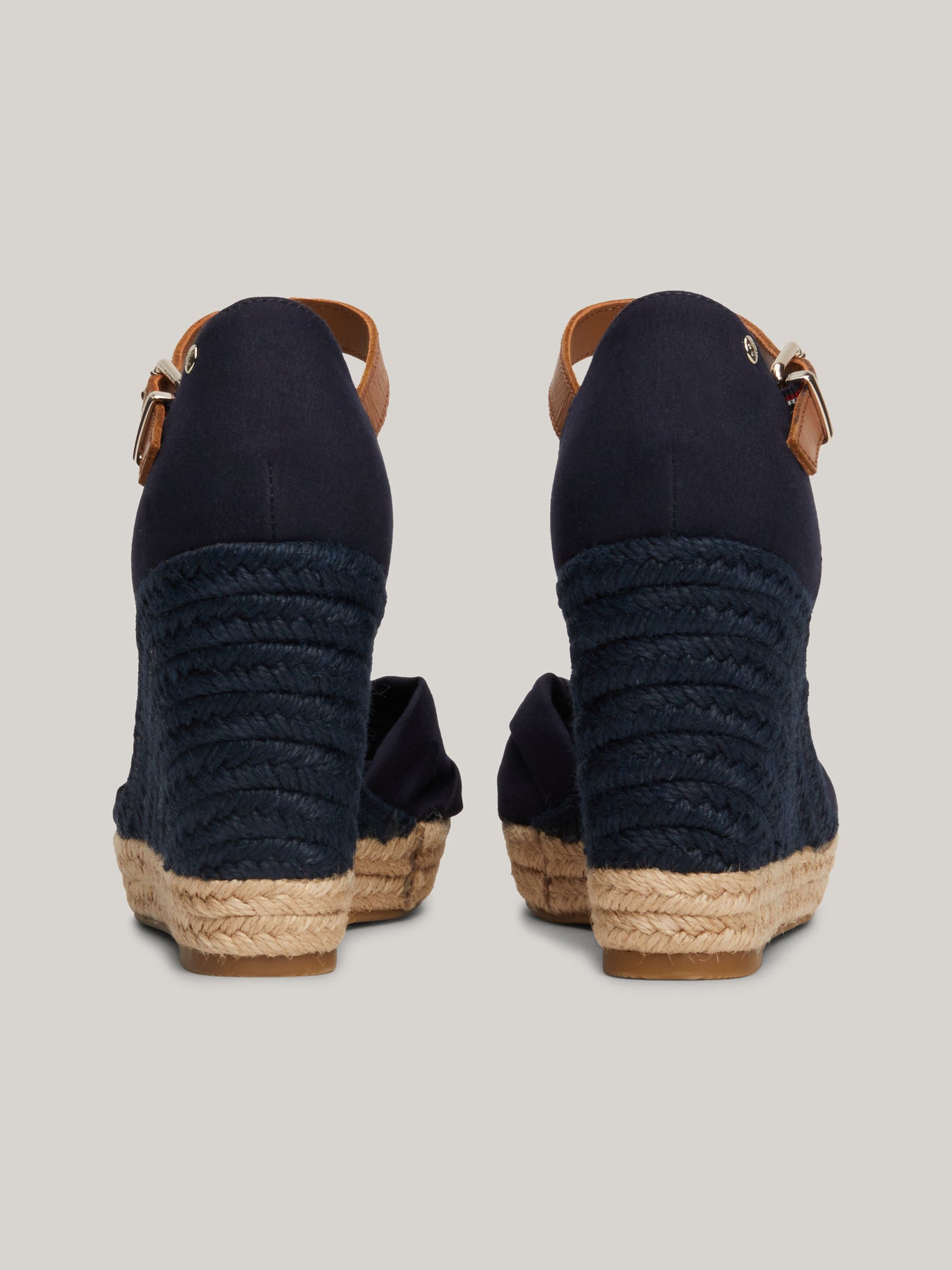 Sandalias Tommy Hilfiger P/ Damas by Tommy Hilfiger