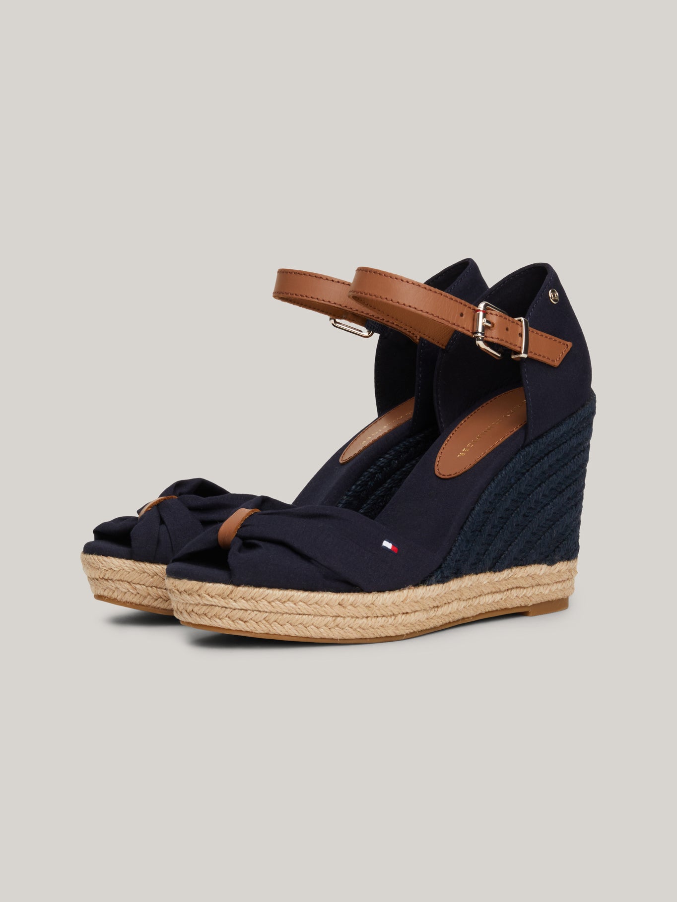 Sandalias Tommy Hilfiger P/ Damas by Tommy Hilfiger