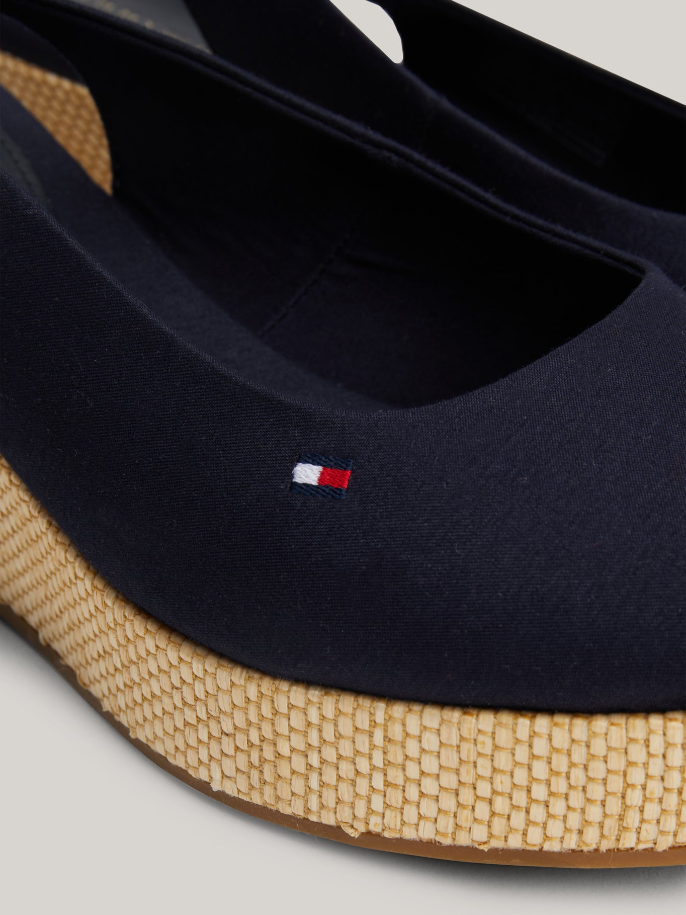 Sandalias Tommy Hilfiger P/ Damas by Tommy Hilfiger