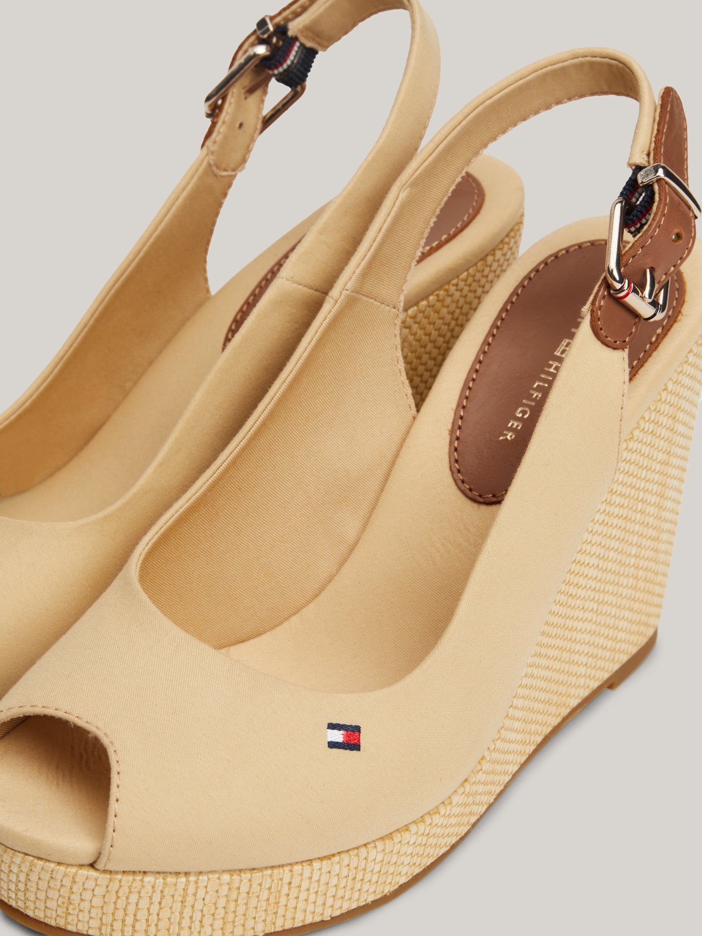 Sandalias Tommy Hilfiger P/ Damas by Tommy Hilfiger