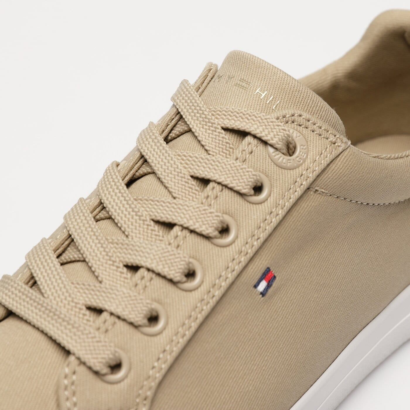Tenis Tommy Hilfiger Para Damas by Tommy Hilfiger