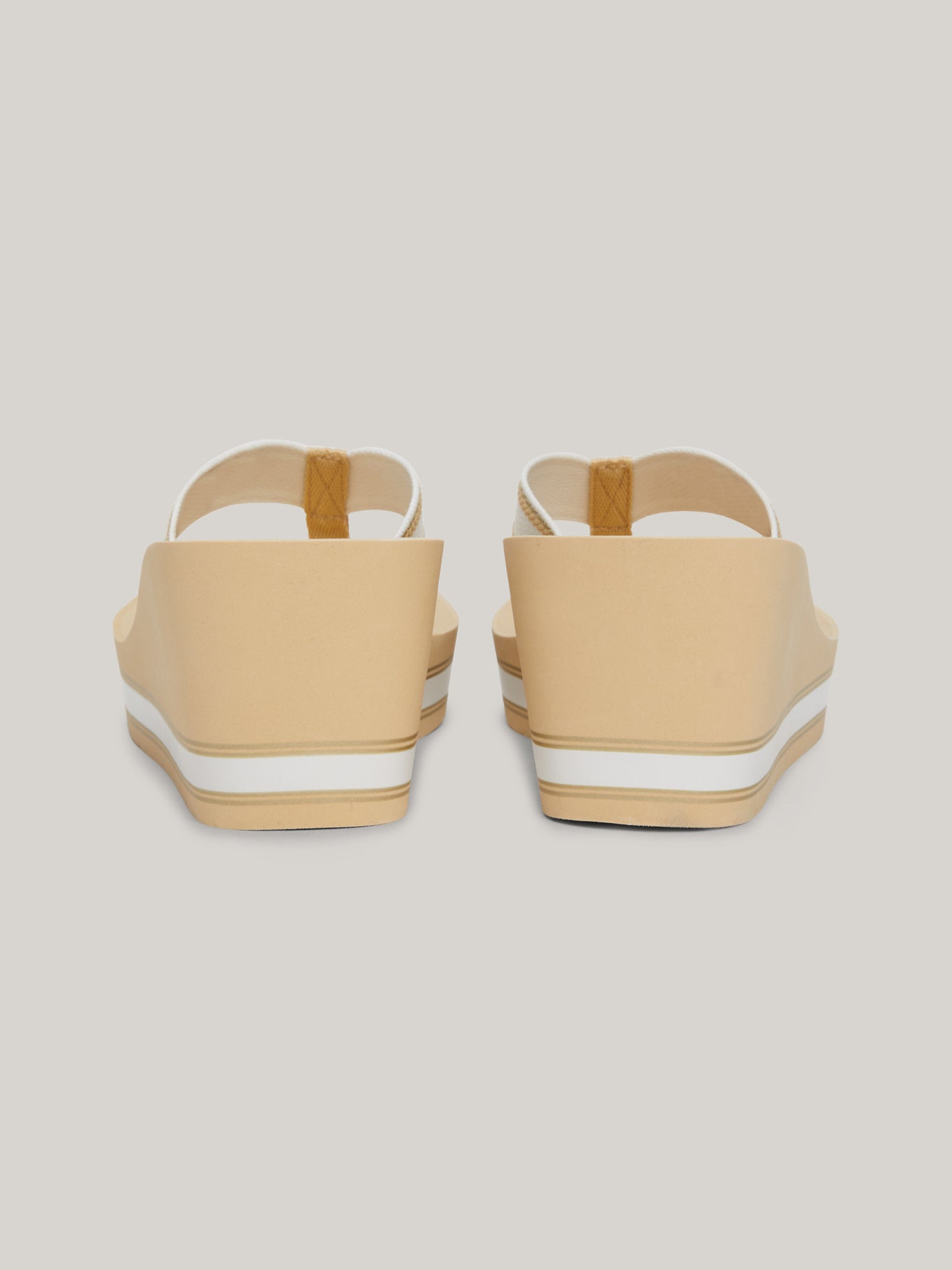 Sandalias Tommy Hilfiger P/ Damas by Tommy Hilfiger