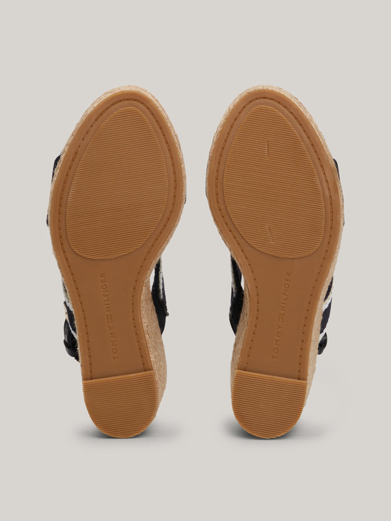 Sandalias Tommy Hilfiger P/ Damas by Tommy Hilfiger