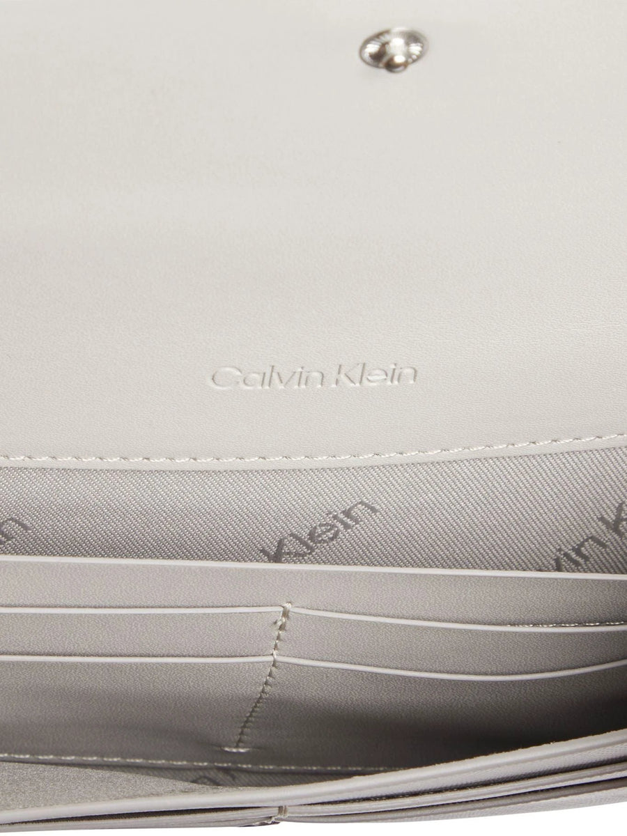 Monedero Calvin Klein Para Damas by Calvin Klein