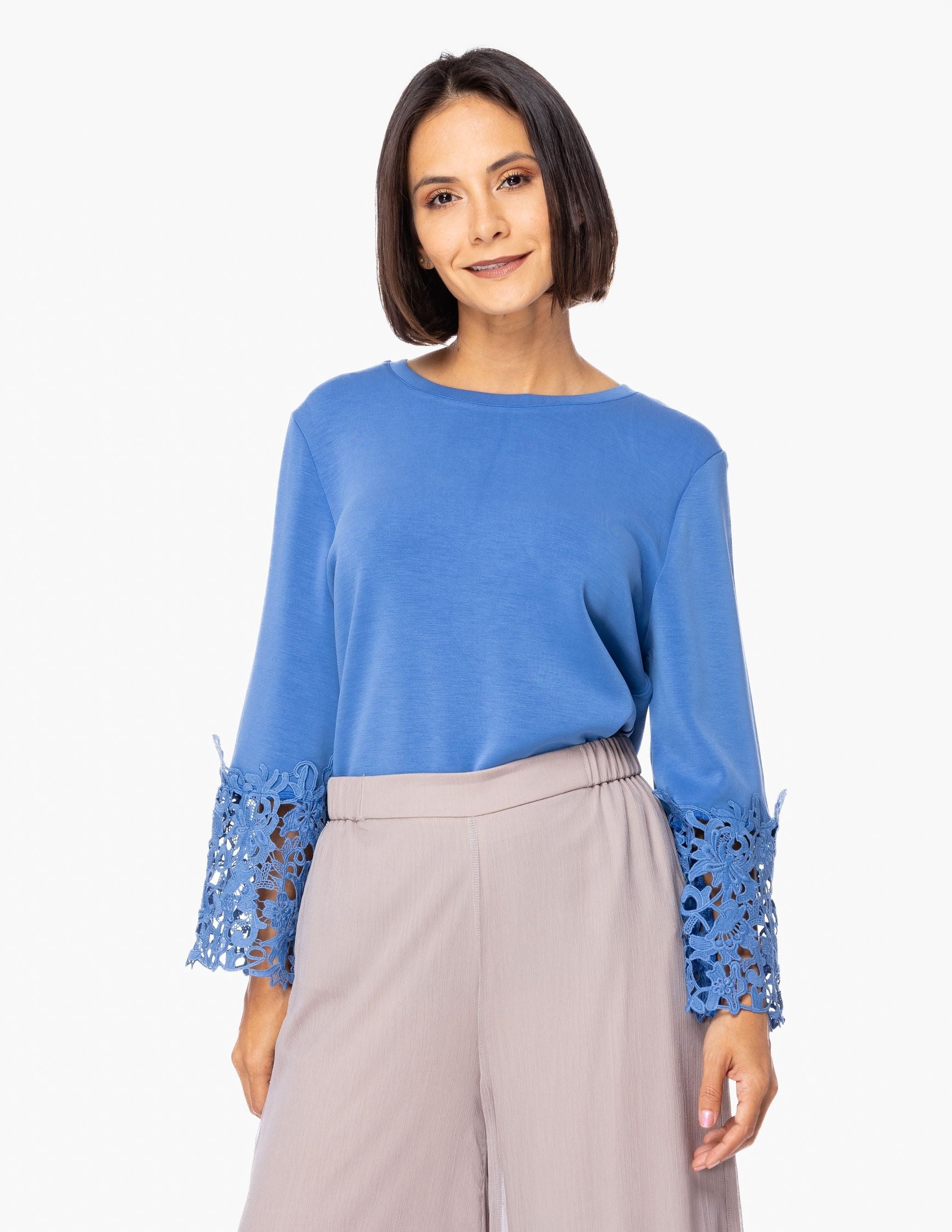 Blusa Essencia Mangas 3/4 Lisa Encaje Para Damas by Essencia