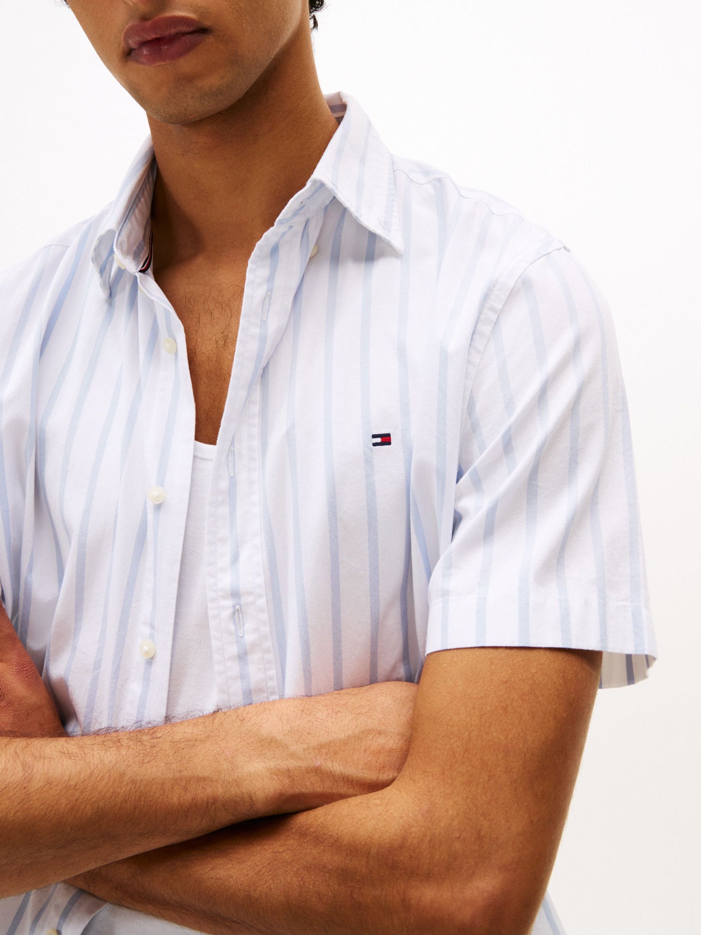 Camisa Tommy Hilfiger Mangas Cortas Rayas Para Caballeros by Tommy Hilfiger