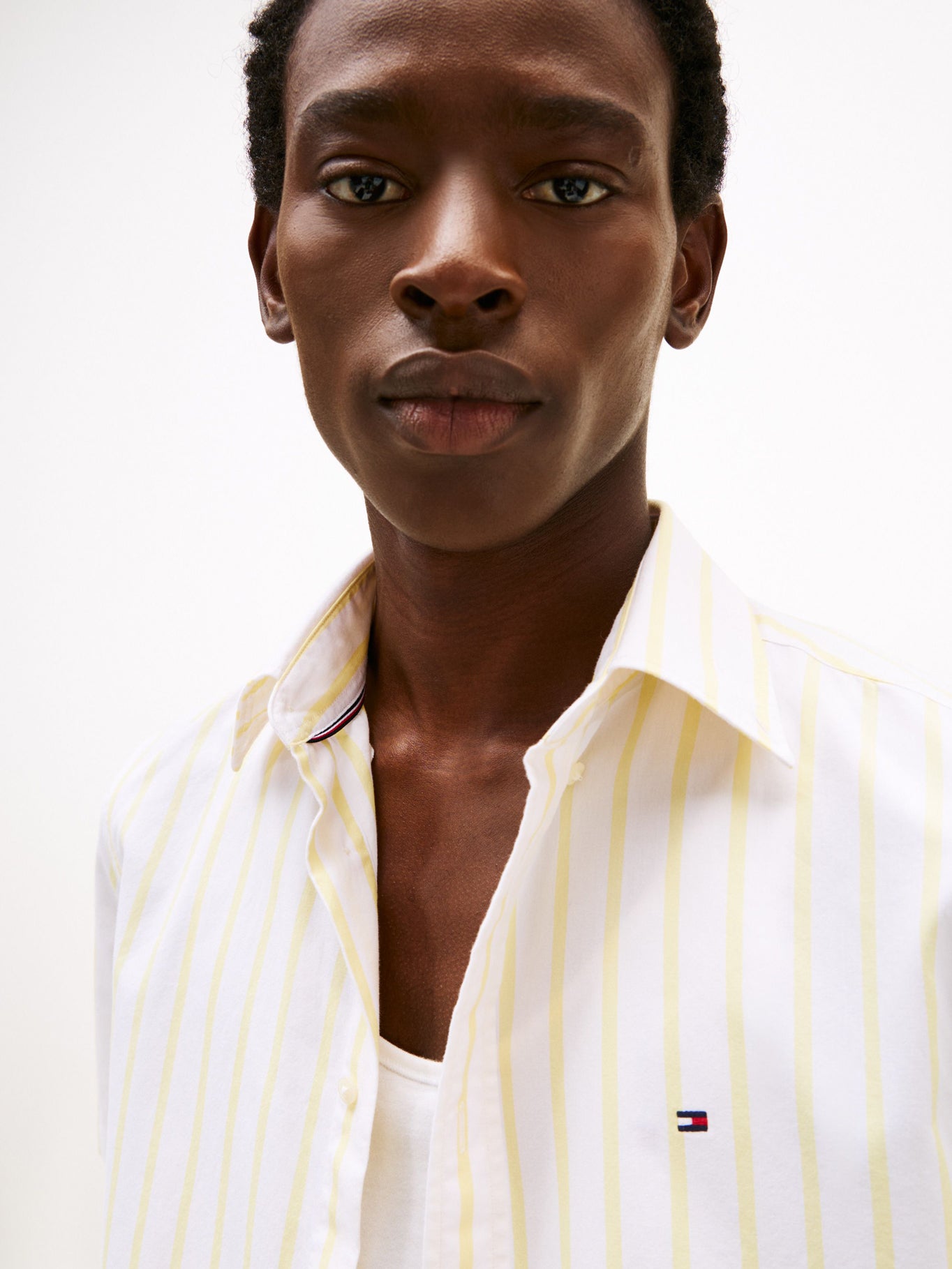 Camisa Tommy Hilfiger Mangas Cortas Rayas Para Caballeros by Tommy Hilfiger