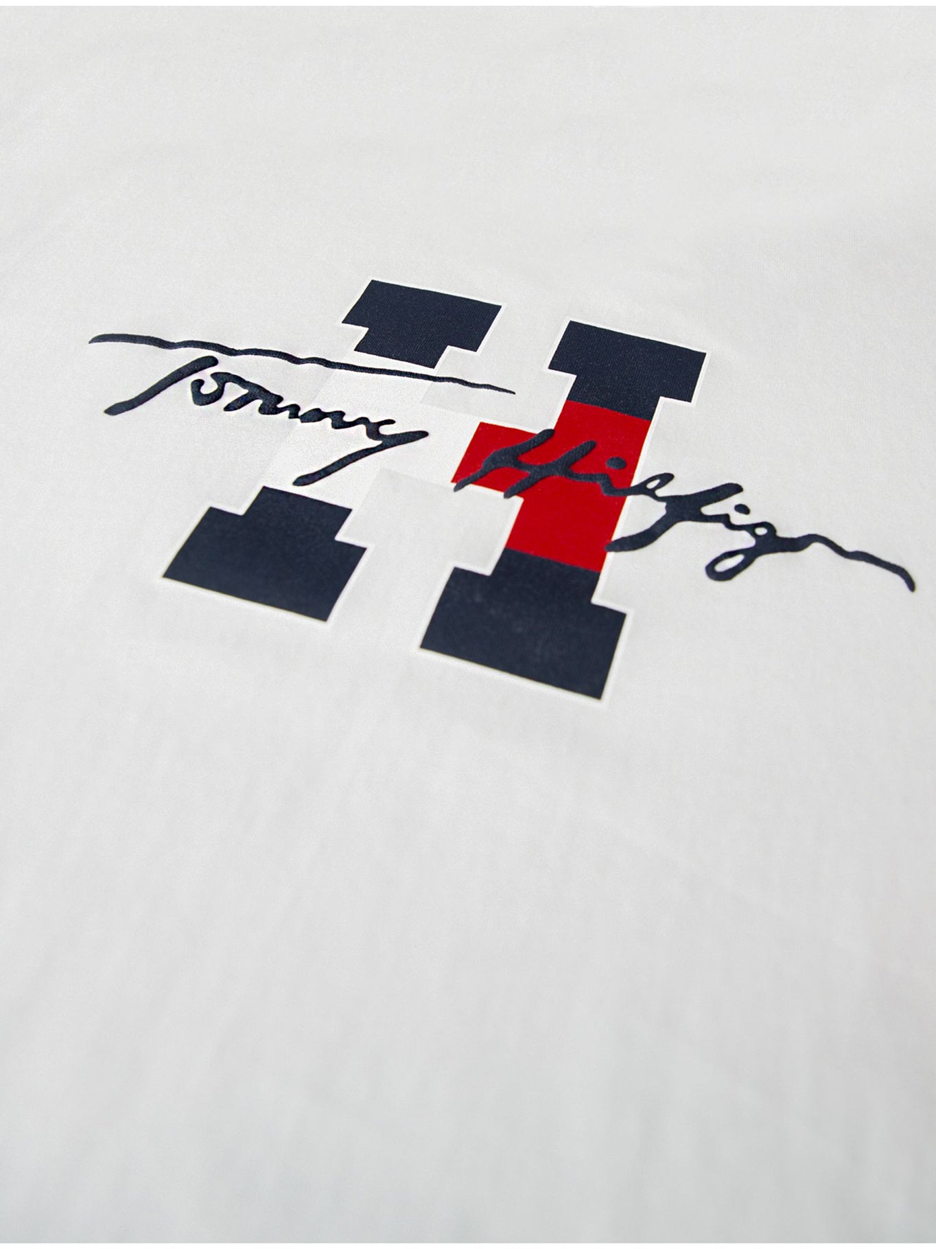Camiseta Tommy Hilfiger Mangas Cortas Estampada P/ Niños by Tommy Hilfiger