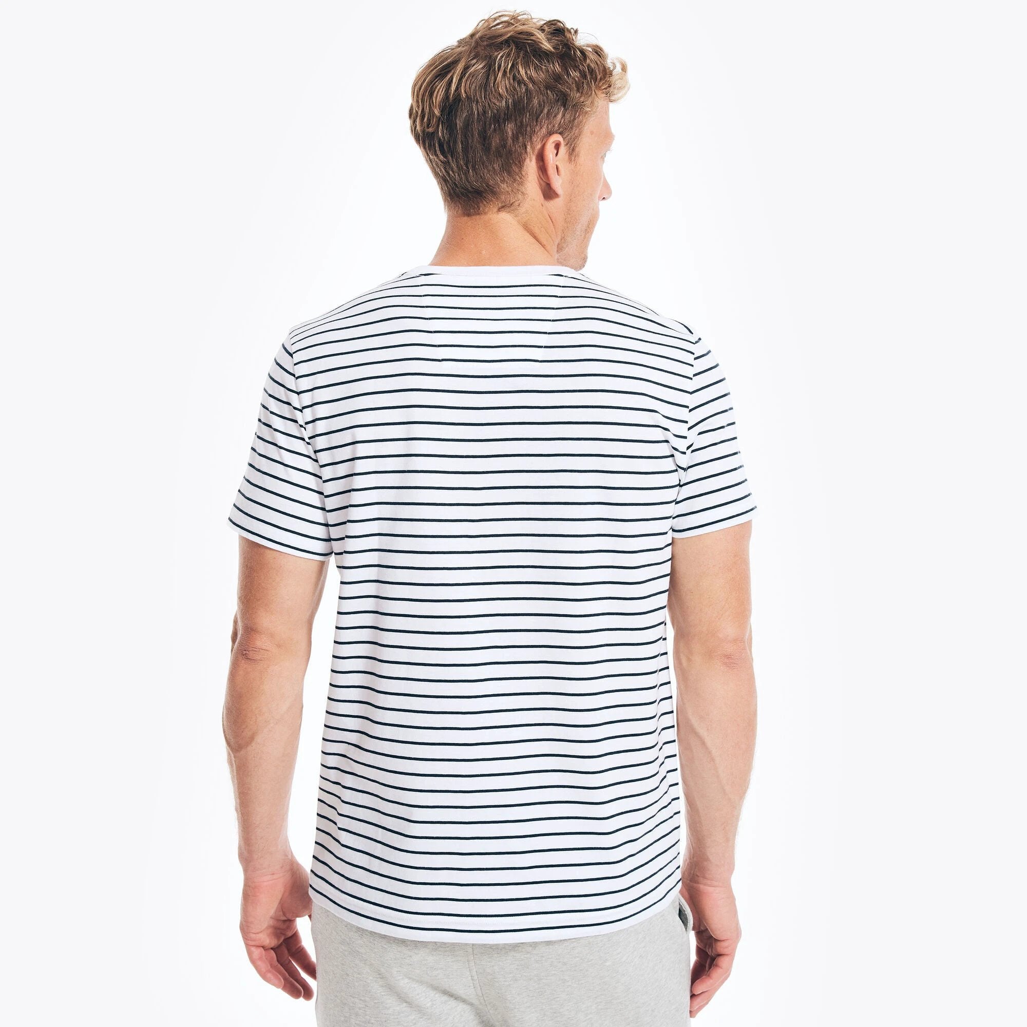 Camiseta Nautica Mangas Cortas Rayas P/ Caballeros VR0100-1BW by Nautica