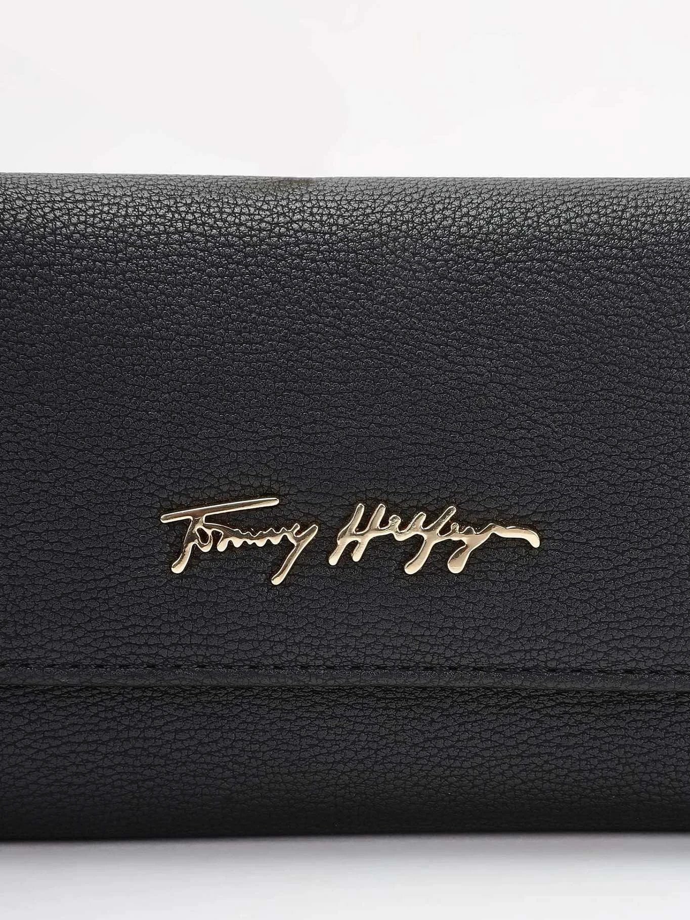 Monedero Tommy Hilfiger Para Damas by Tommy Hilfiger