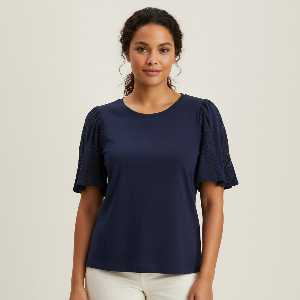 Blusa Zac & Rachel Mangas Cortas Lisa para Damas con modelo (AI)