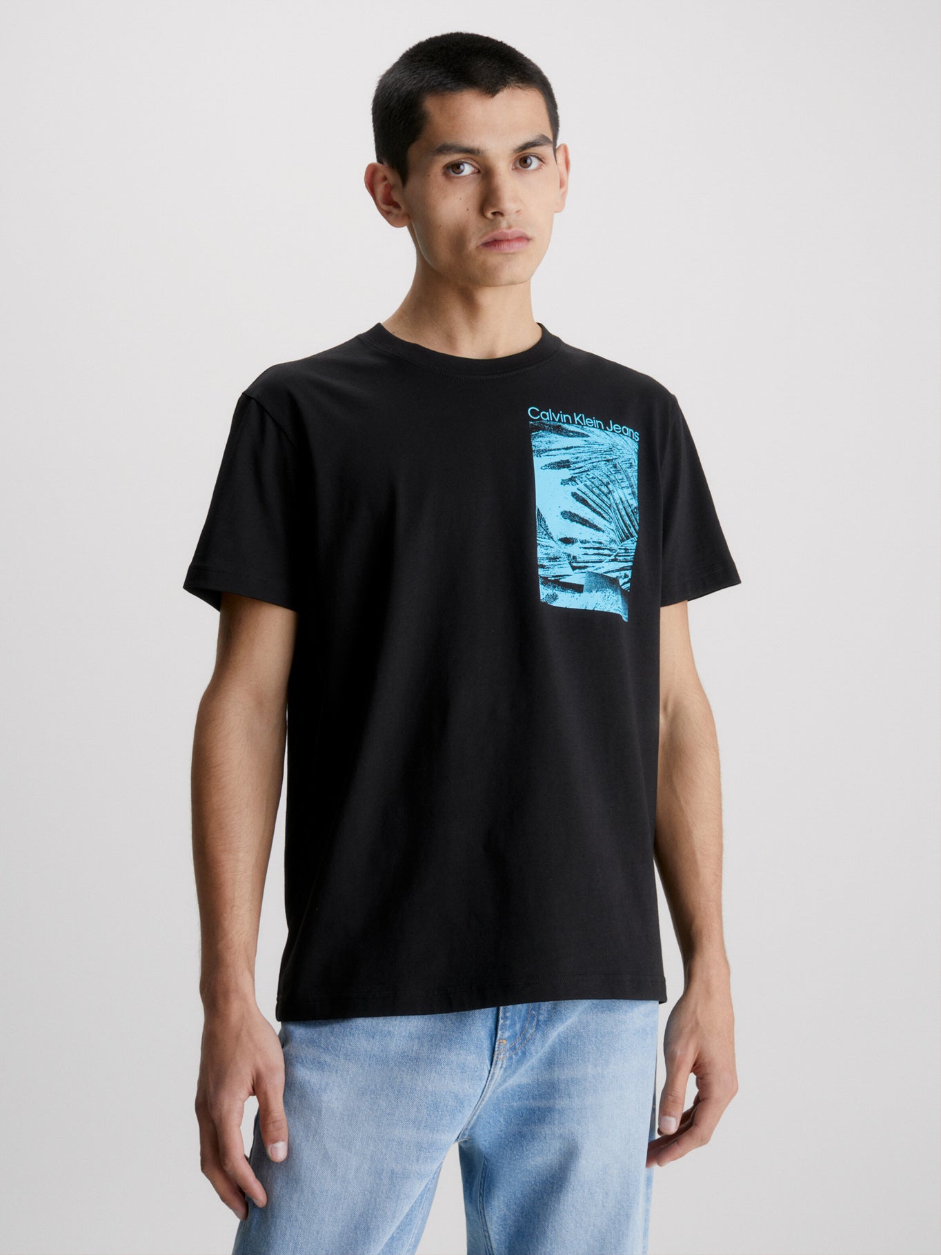 camiseta-calvin-klein-manga-corta-estampada-p-cab-6