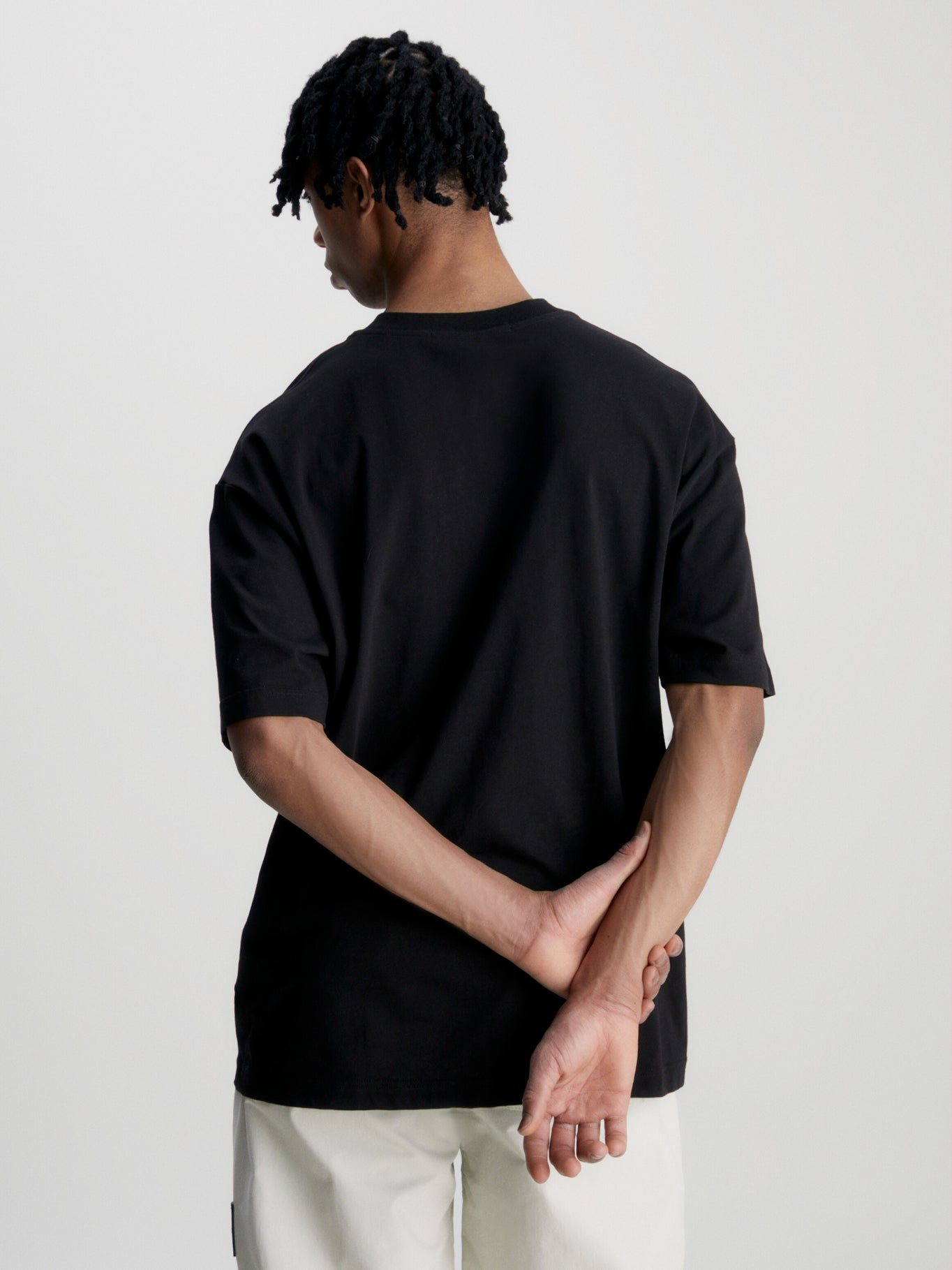 camiseta-calvin-klein-manga-corta-estampada-p-cab-2